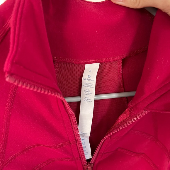 Lululemon Define jacket size 6 in ruby red - Picture 2 of 4
